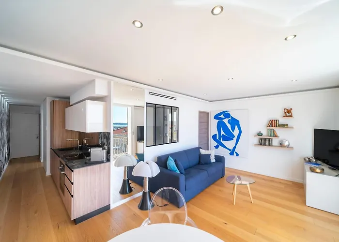 Ref 1926 - Center - Sea View For Rent