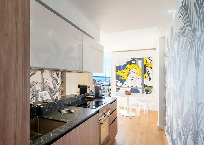 Ref 1926 - Center - Sea View For Rent *