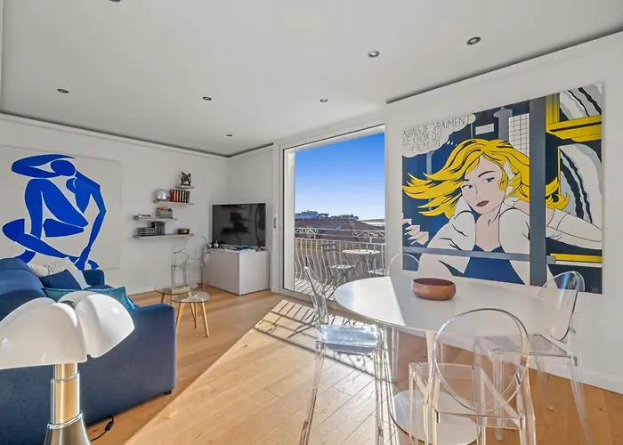 Apartment Ref 1926 - Center - Sea View For Rent *