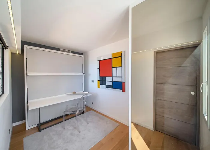Apartment Ref 1926 - Center - Sea View For Rent