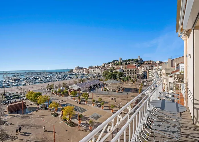Apartment Ref 1926 - Center - Sea View For Rent