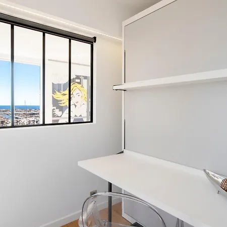 Apartment Ref 1926 - Center - Sea View For Rent *